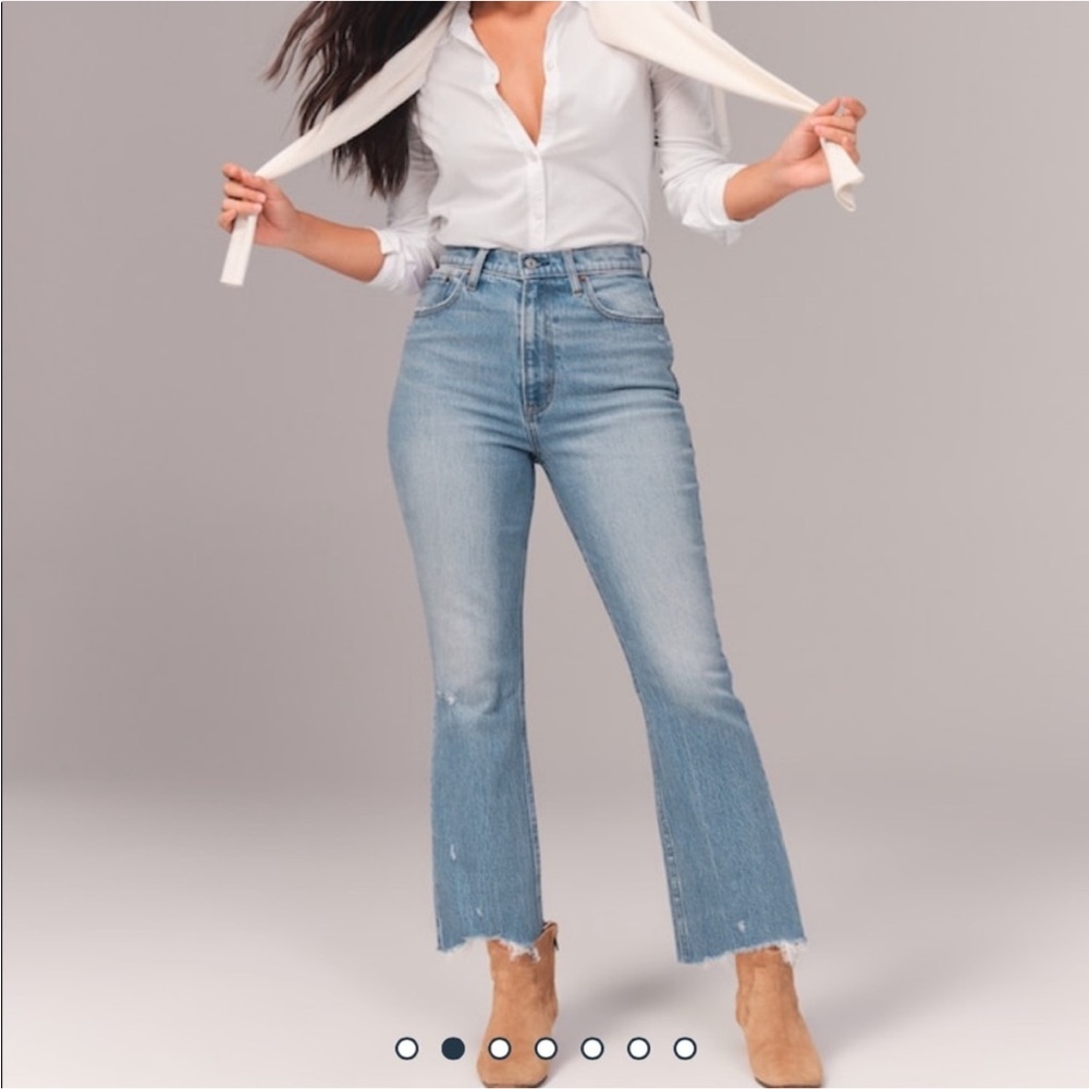 Abercrombie & Fitch Ultra High Rise Kick Flare Jeans Light Wash Stretch Denim 26